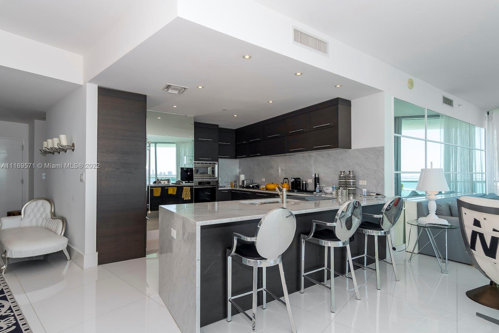 900 Biscayne Blvd #2006 Miami, FL 33132