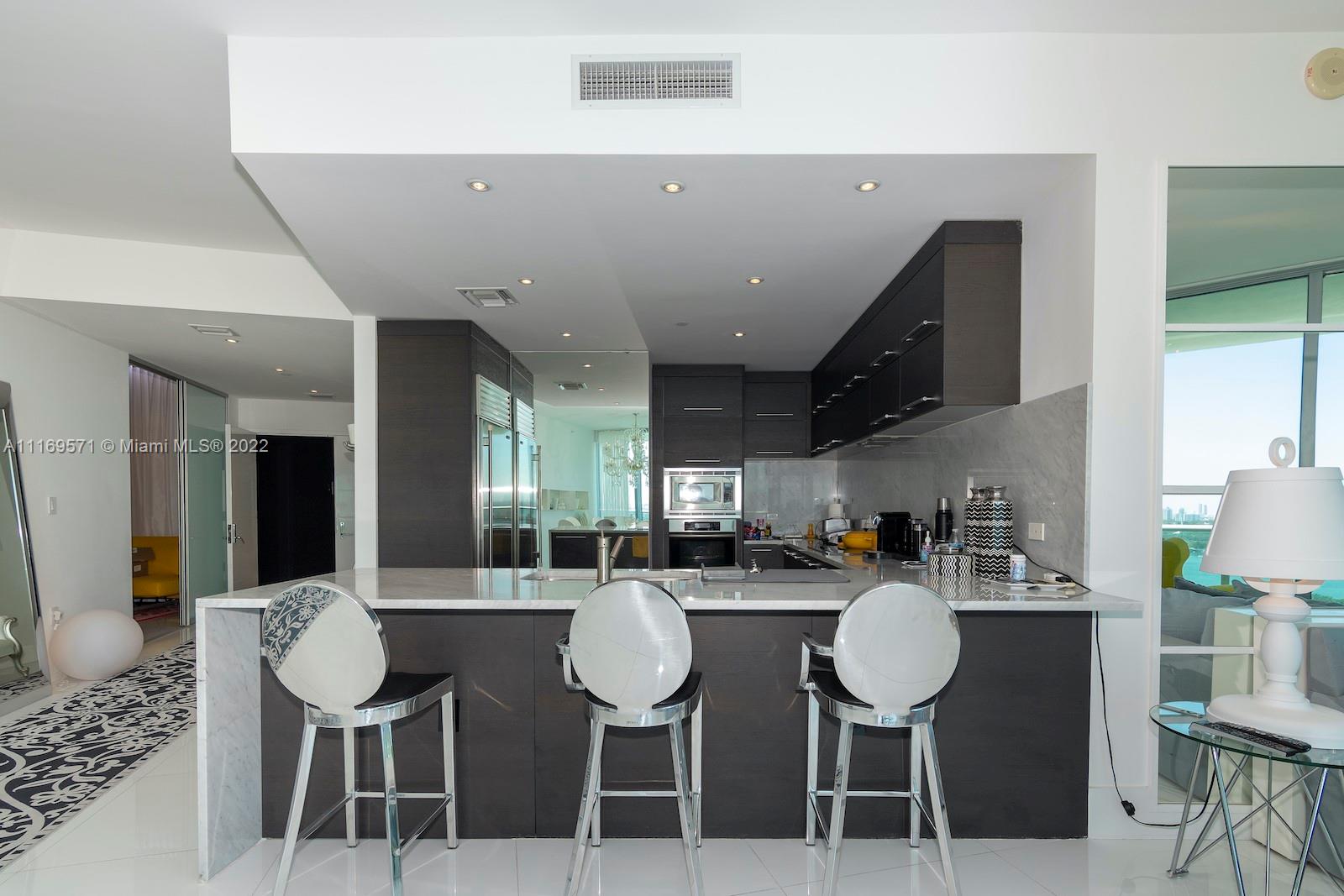 900 Biscayne Blvd #2006 Miami, FL 33132