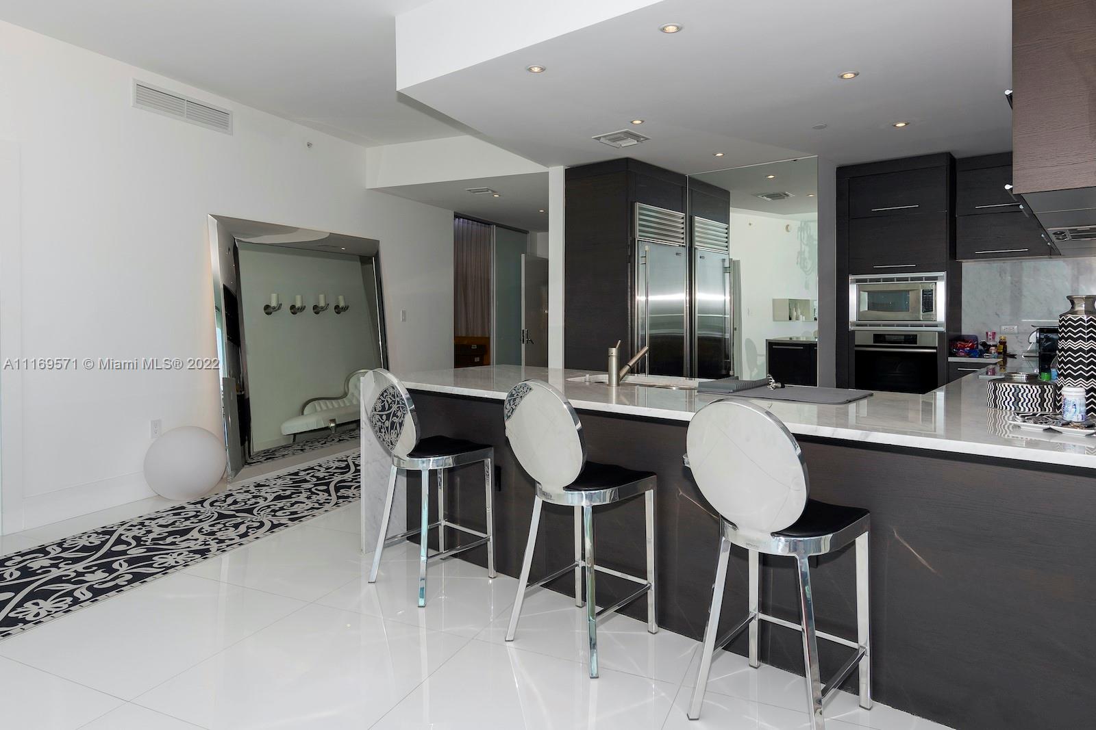 900 Biscayne Blvd #2006 Miami, FL 33132