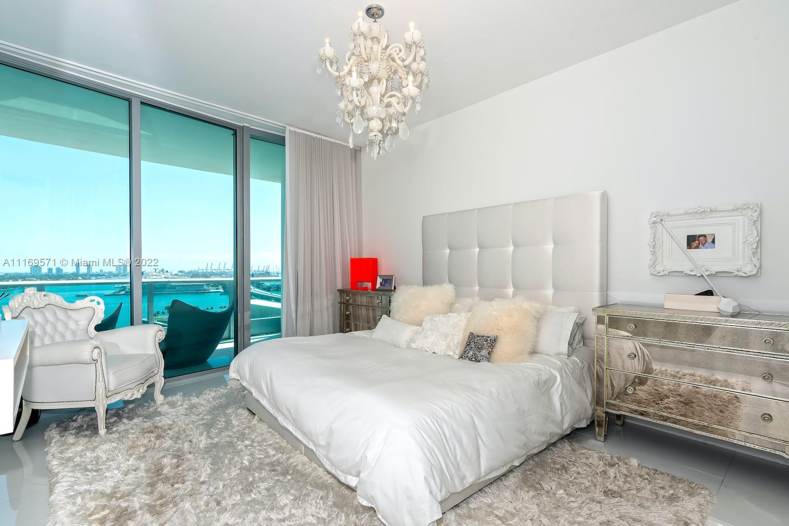 900 Biscayne Blvd #2006 Miami, FL 33132