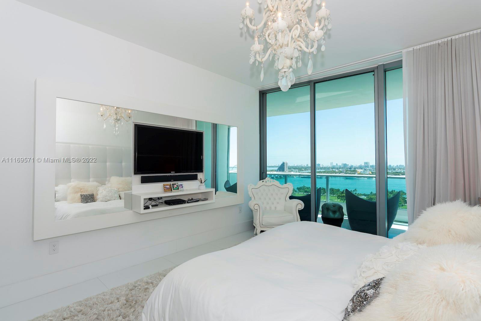 900 Biscayne Blvd #2006 Miami, FL 33132