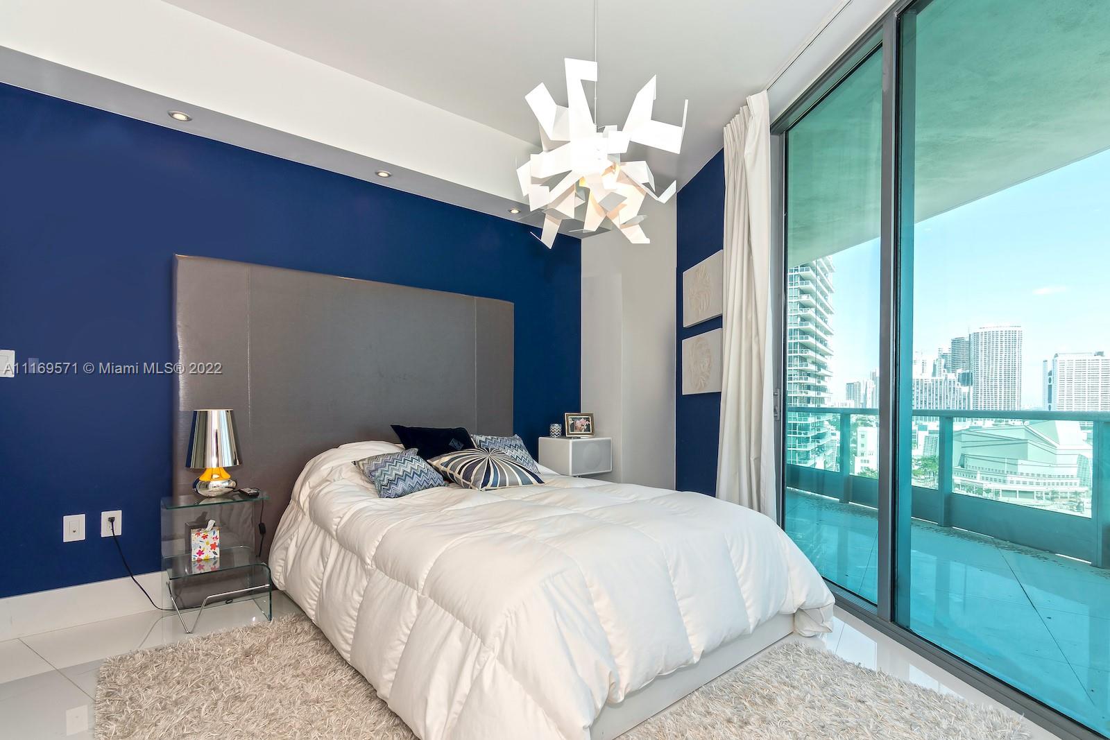 900 Biscayne Blvd #2006 Miami, FL 33132