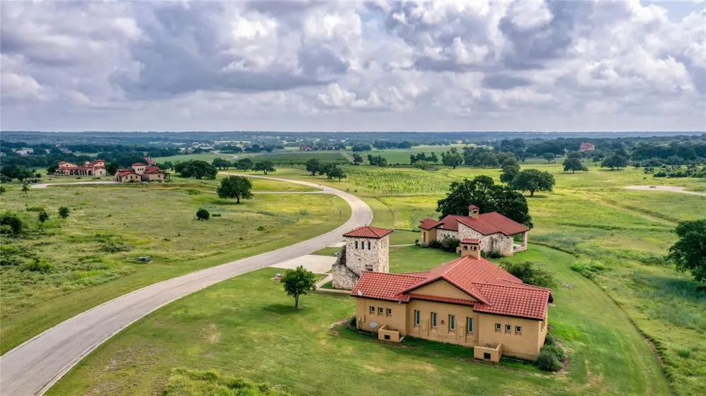 404 Strada Luca Florence, TX 76527