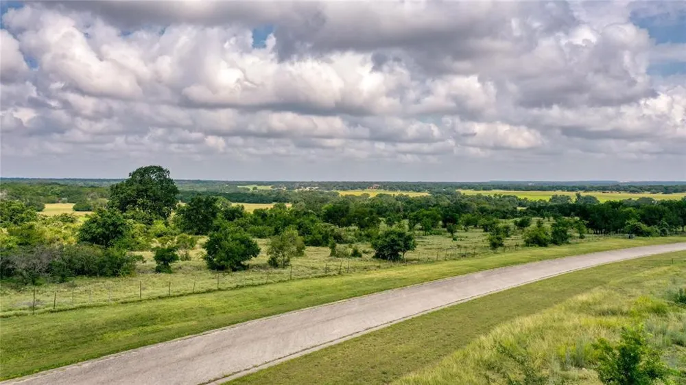 404 Strada Luca Florence, TX 76527