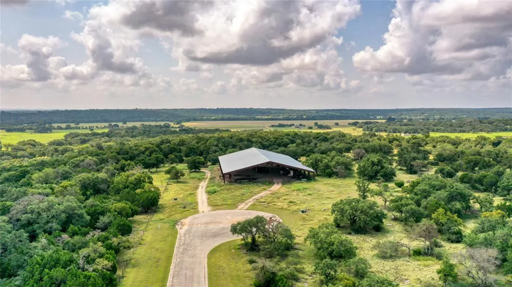 404 Strada Luca Florence, TX 76527