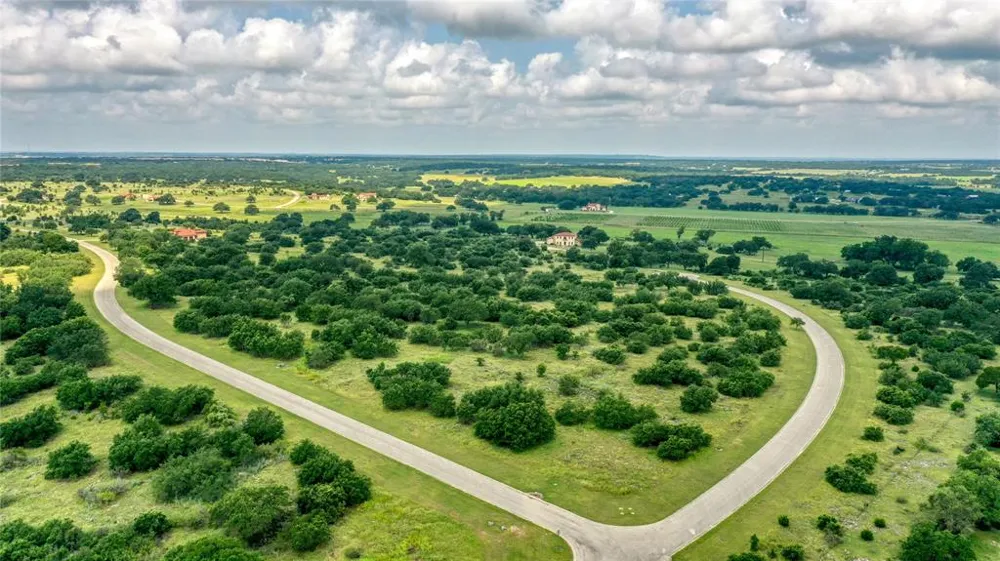 404 Strada Luca Florence, TX 76527
