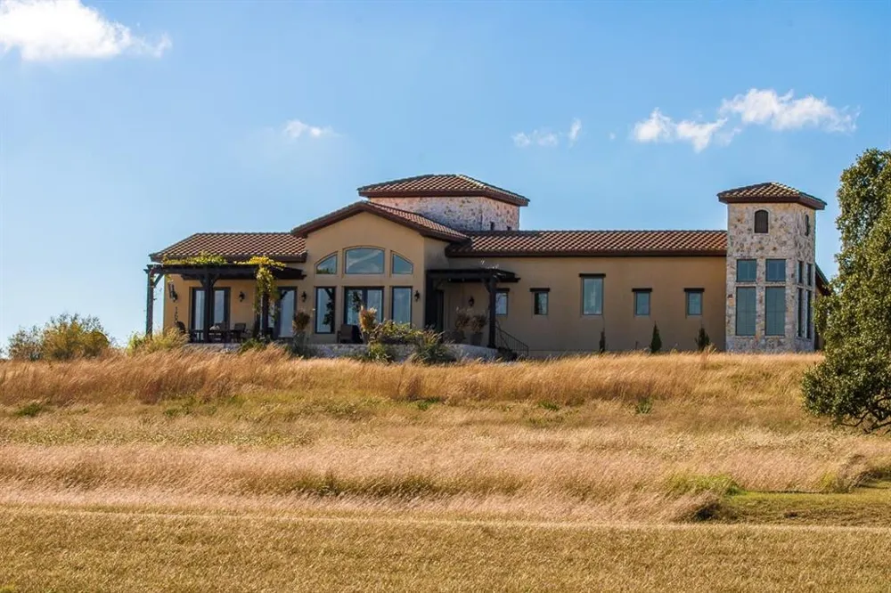 404 Strada Luca Florence, TX 76527
