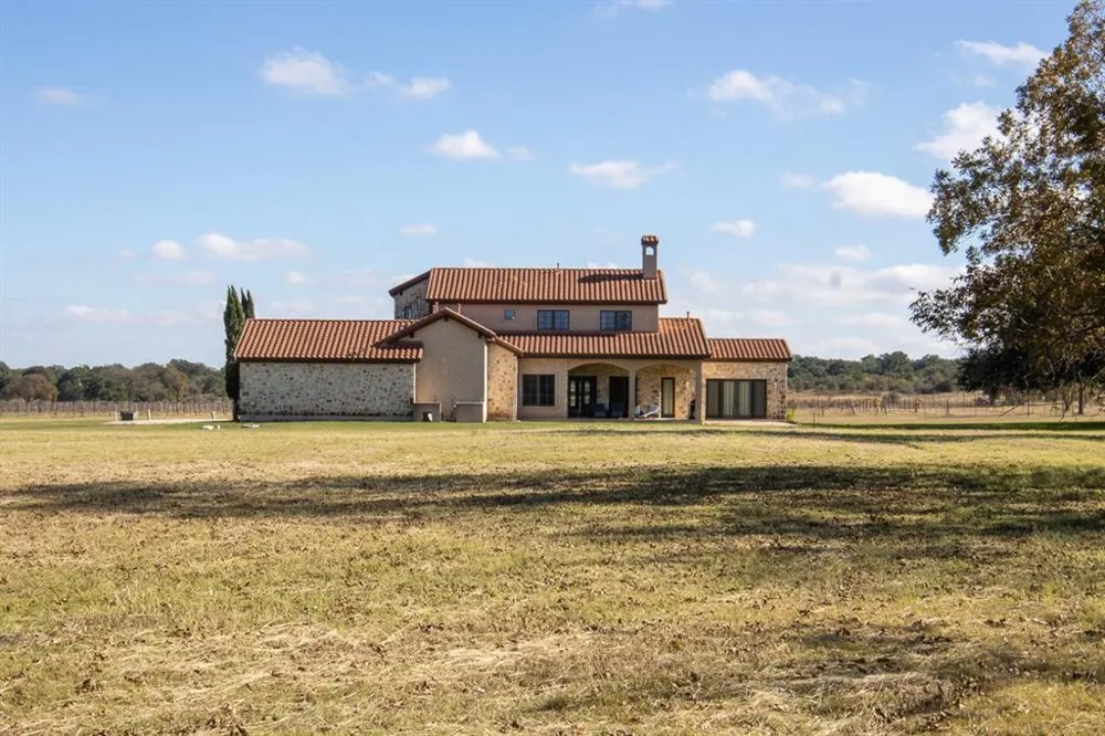 404 Strada Luca Florence, TX 76527