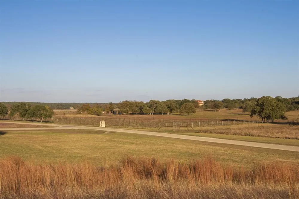 404 Strada Luca Florence, TX 76527