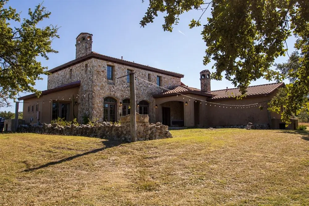 404 Strada Luca Florence, TX 76527