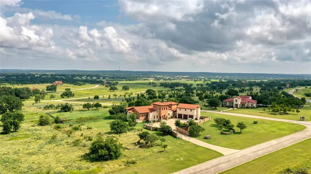 404 Strada Luca Florence, TX 76527