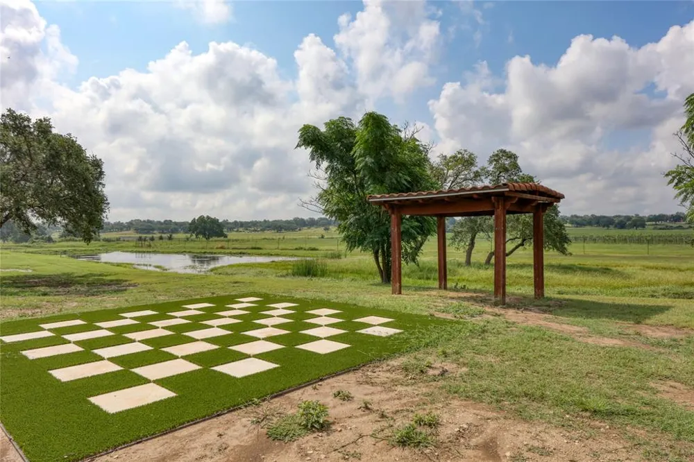 404 Strada Luca Florence, TX 76527