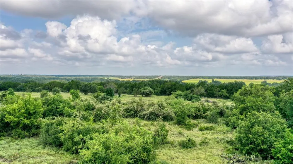 404 Strada Luca Florence, TX 76527