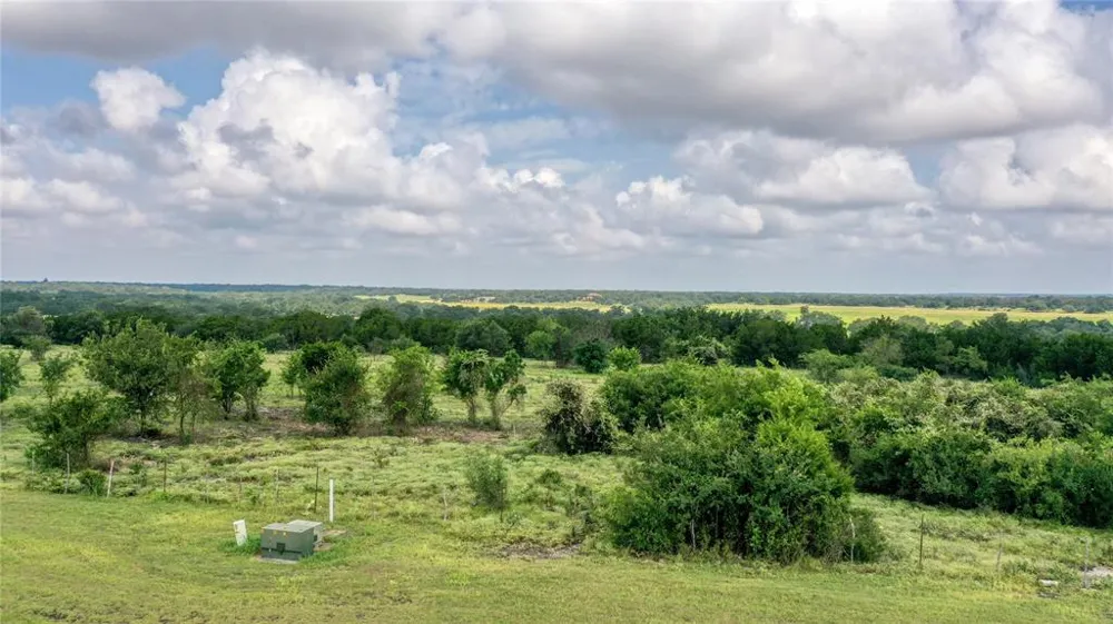 404 Strada Luca Florence, TX 76527