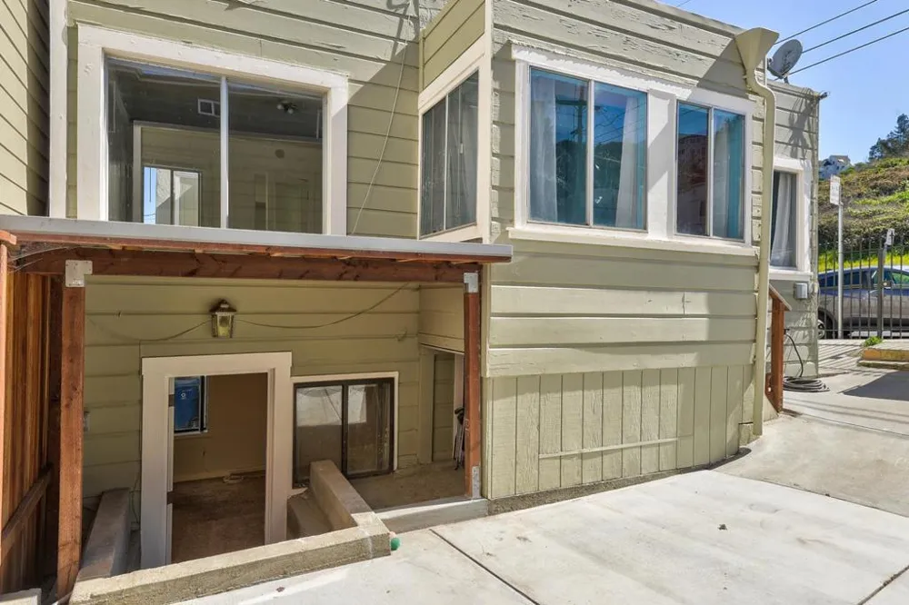 598 Crocker Avenue Daly City, CA 94014