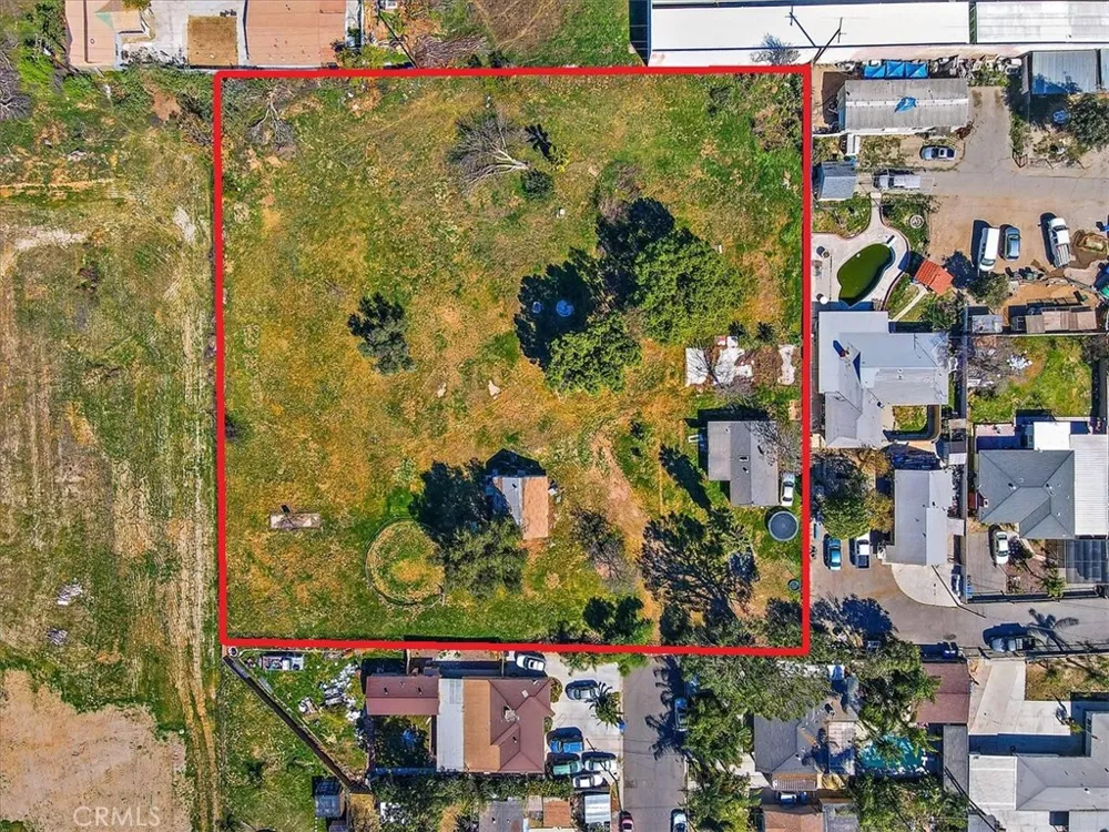 4077 Riverview Drive Riverside, CA 92509