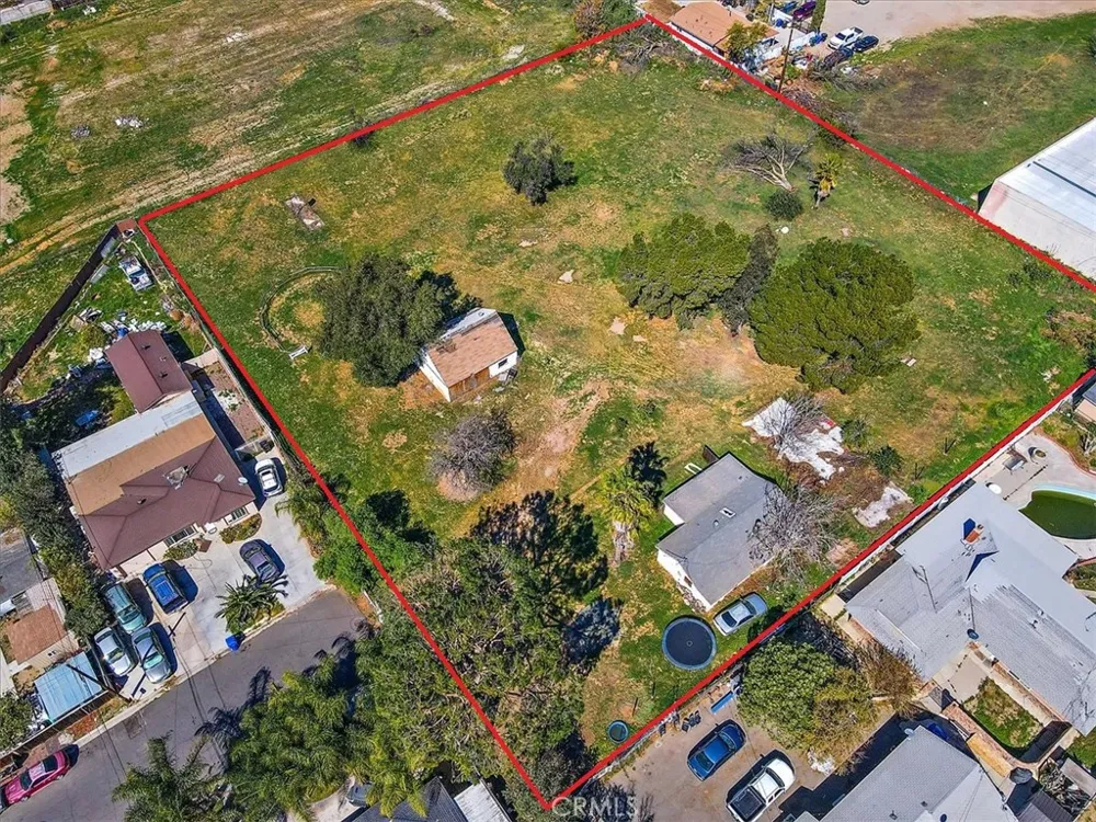4077 Riverview Drive Riverside, CA 92509