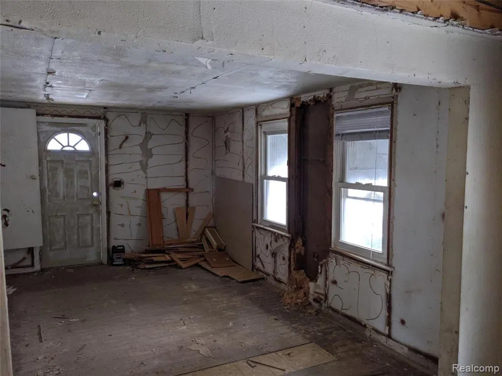 25601 PETER KALTZ ROAD Warren City, MI 48091