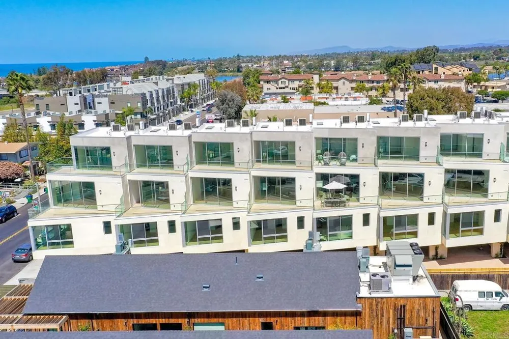 2646 State Street #D Carlsbad, CA 92008