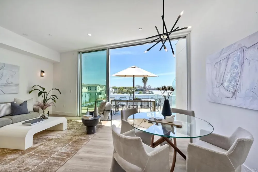 2646 State Street #D Carlsbad, CA 92008