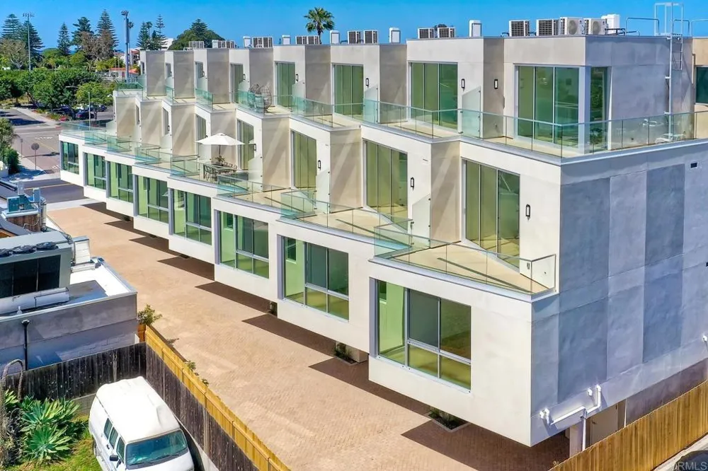 2646 State Street #D Carlsbad, CA 92008