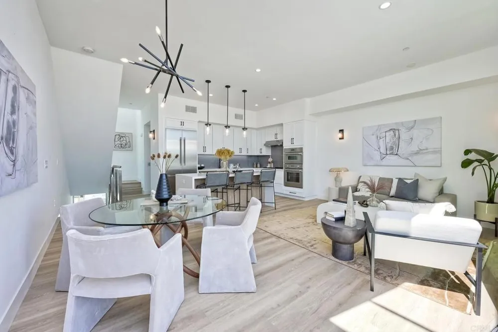 2646 State Street #D Carlsbad, CA 92008