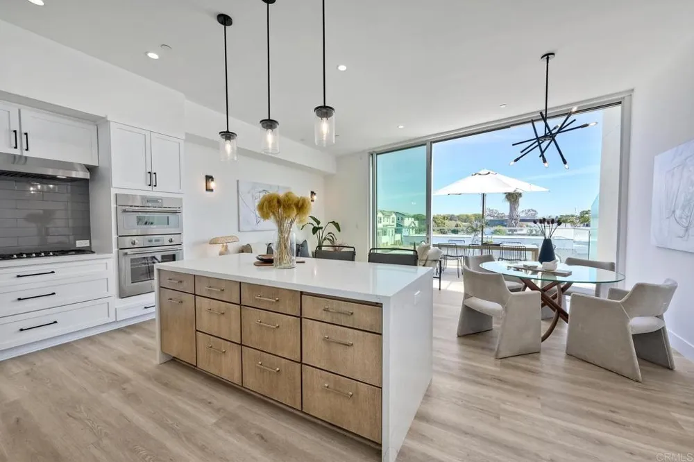2646 State Street #D Carlsbad, CA 92008