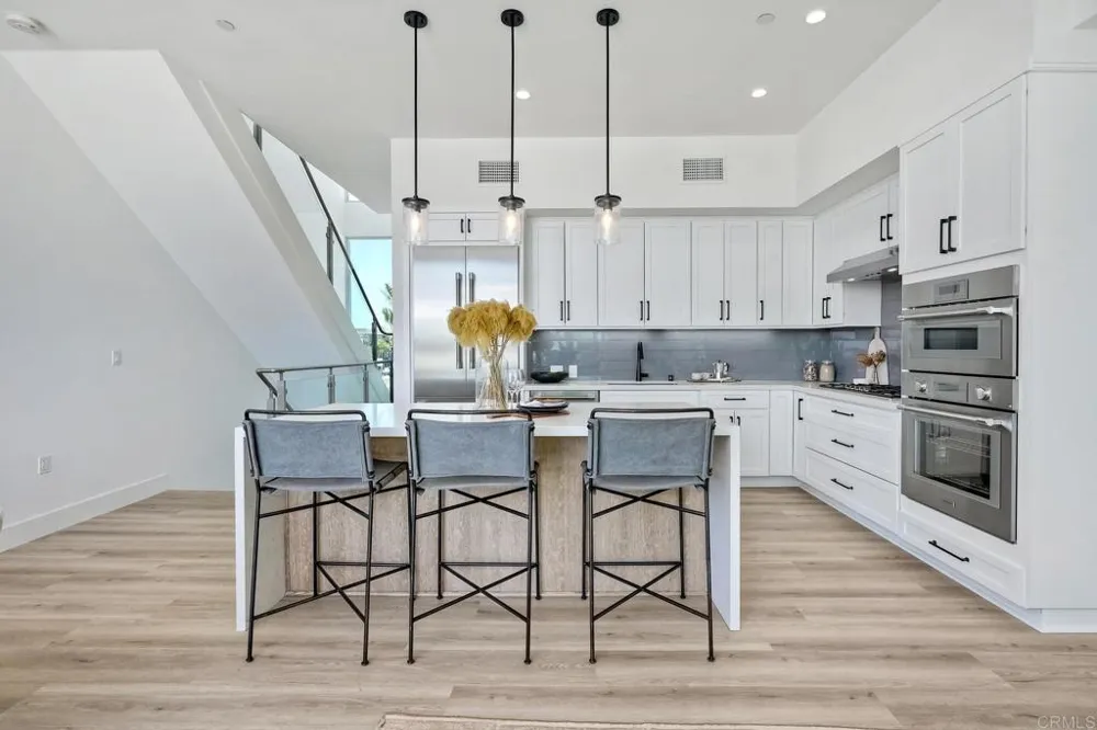 2646 State Street #D Carlsbad, CA 92008