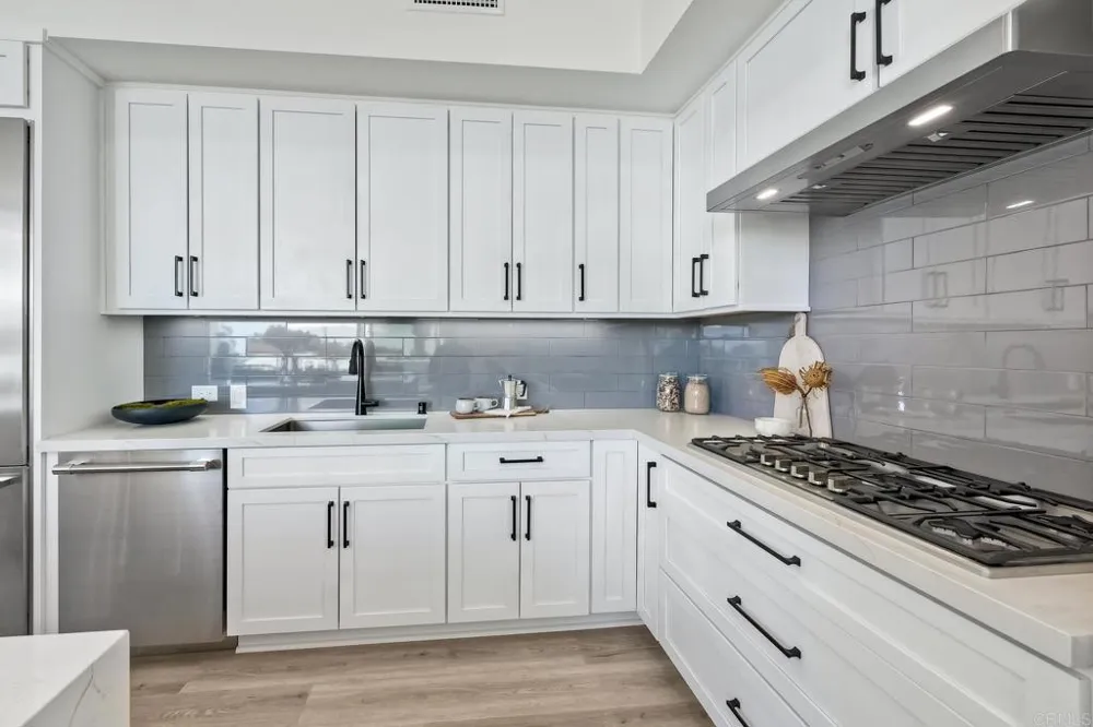 2646 State Street #D Carlsbad, CA 92008