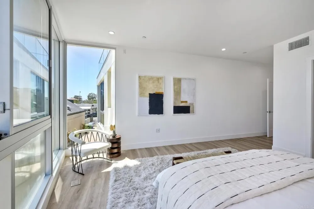 2646 State Street #D Carlsbad, CA 92008