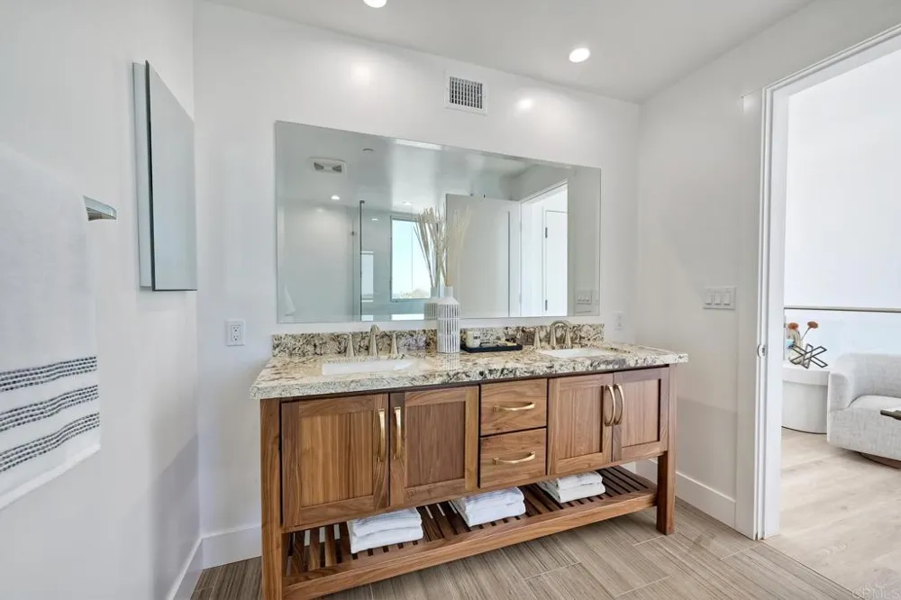 2646 State Street #D Carlsbad, CA 92008