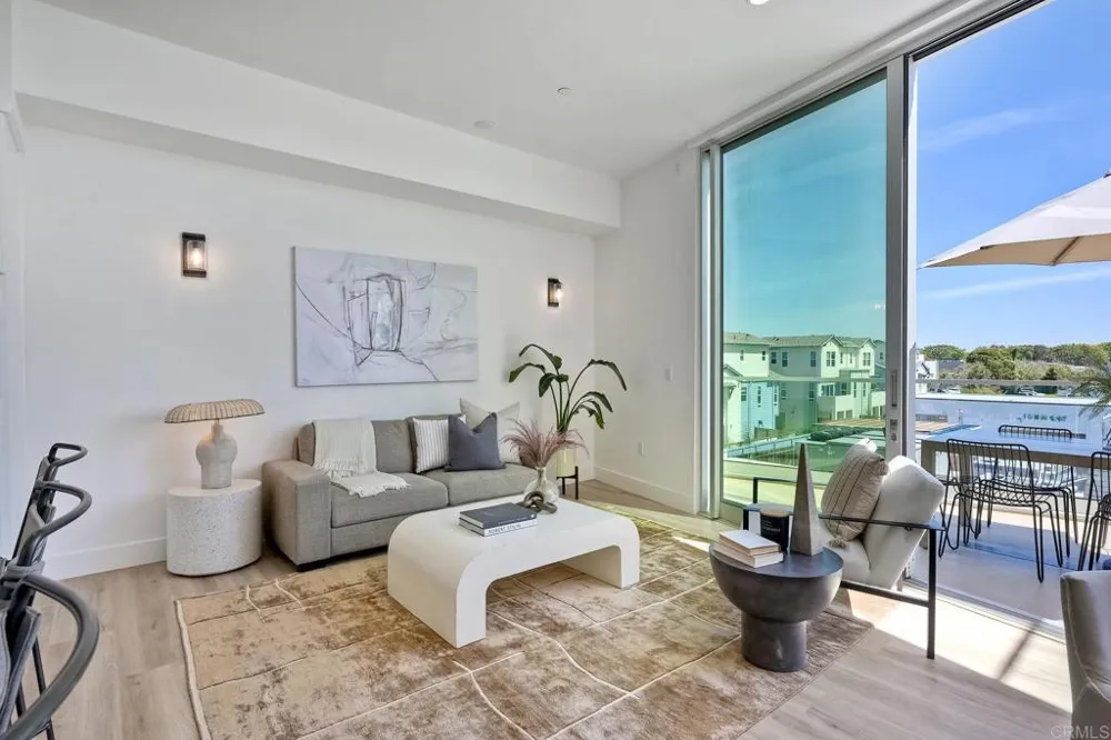 2646 State Street #D Carlsbad, CA 92008