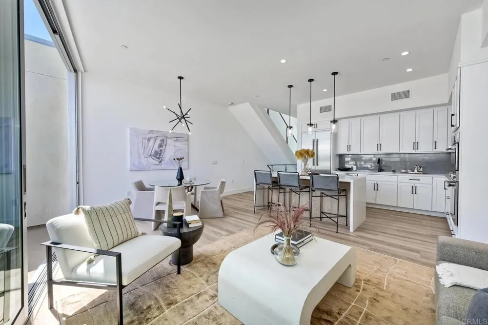 2646 State Street #D Carlsbad, CA 92008