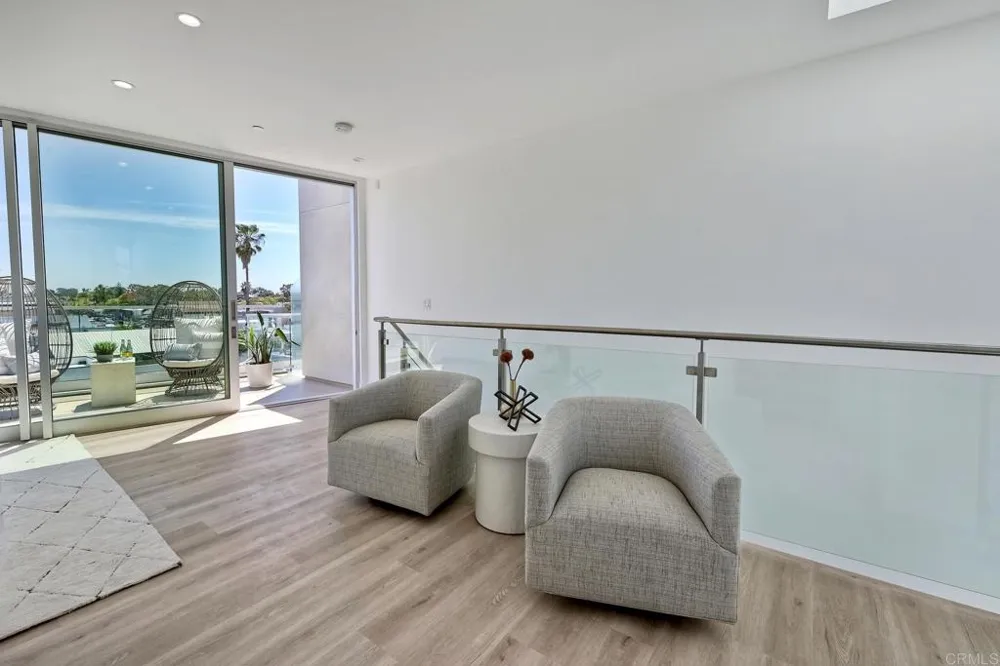 2646 State Street #D Carlsbad, CA 92008