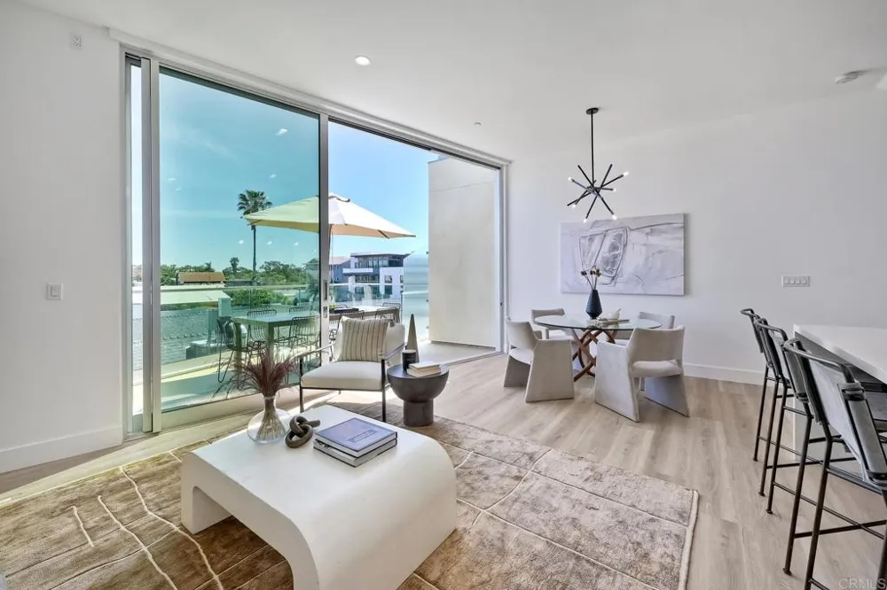 2646 State Street #D Carlsbad, CA 92008