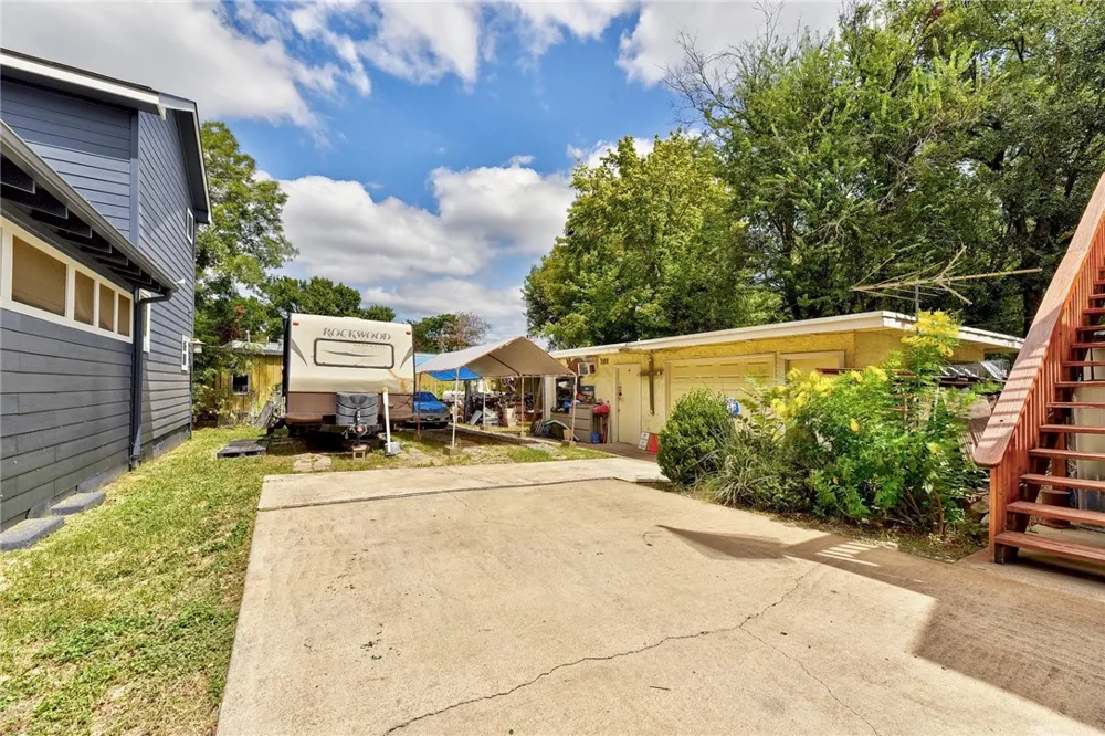 604 Fletcher Street Austin, TX 78704
