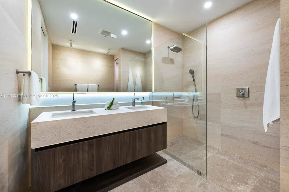 100 S Pointe Dr #908 Miami Beach, FL 33139