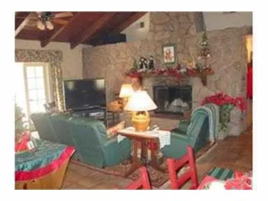 12435 Beardsley Corona, CA 92883