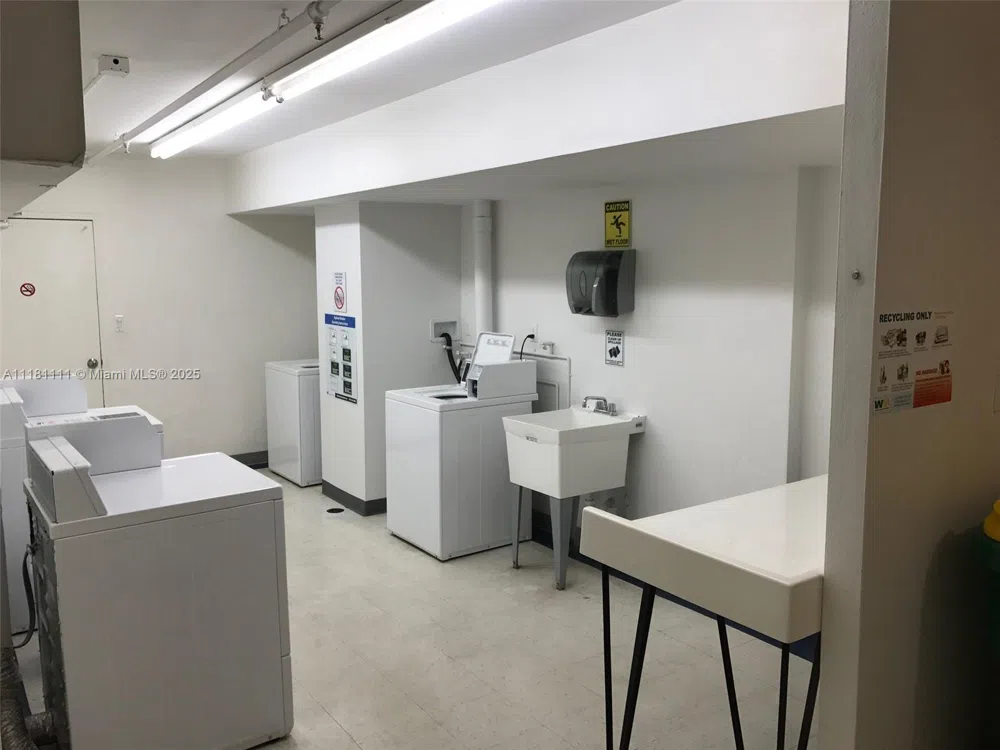 100 Lincoln Rd #1642 Miami Beach, FL 33139