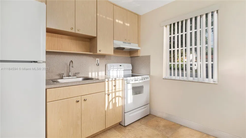 535 W 51st St Miami Beach, FL 33140