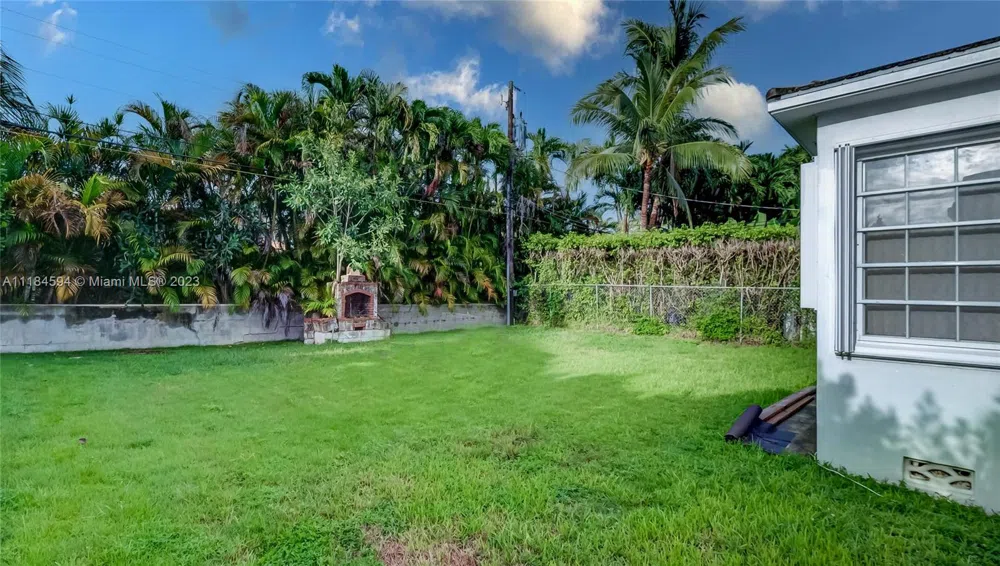 535 W 51st St Miami Beach, FL 33140