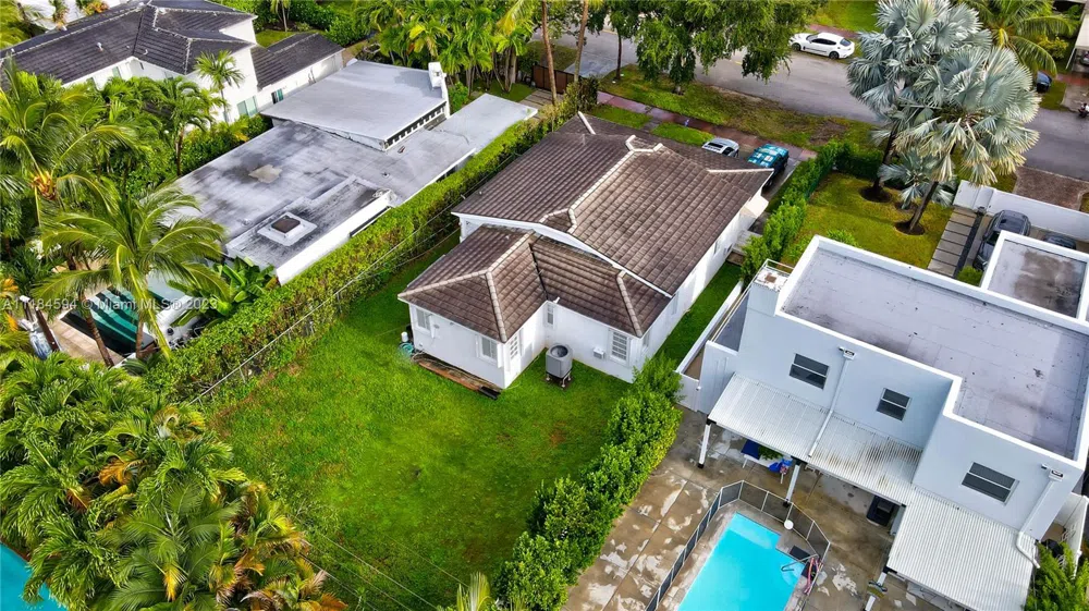 535 W 51st St Miami Beach, FL 33140