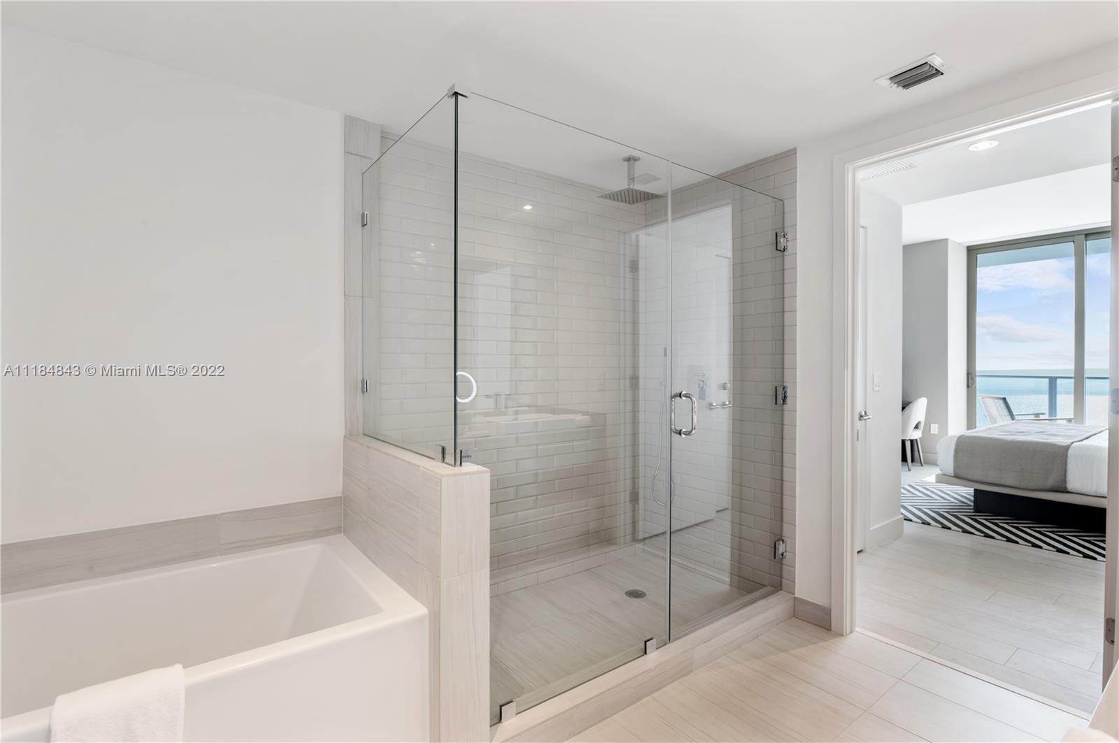 4010 S Ocean Dr #R1405 Hollywood, FL 33019