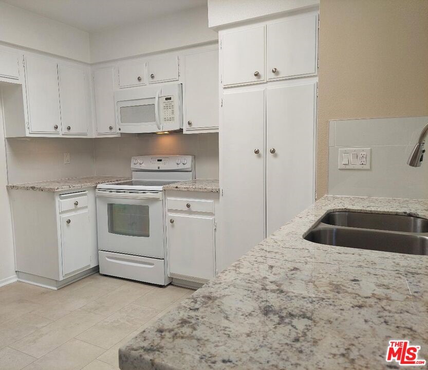 3501 PEAR BLOSSOM AVENUE Oceanside, CA 92057