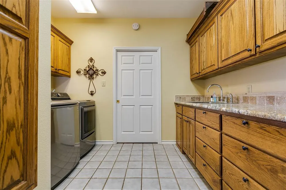 12487 CR 4102 Hermleigh, TX 79526