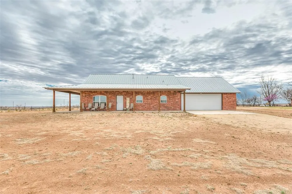 12487 CR 4102 Hermleigh, TX 79526