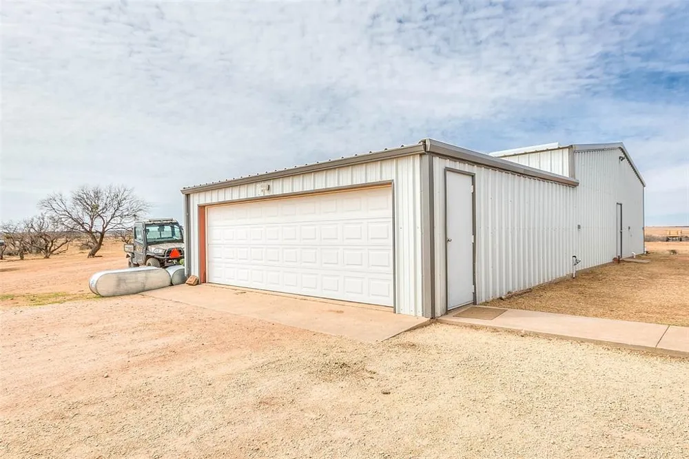 12487 CR 4102 Hermleigh, TX 79526