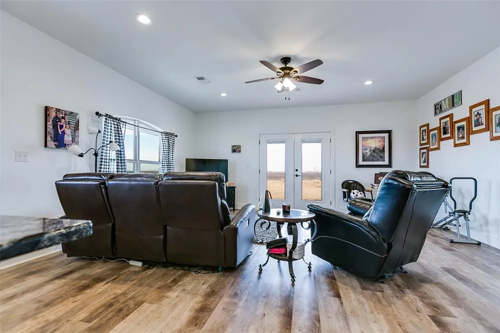 12487 CR 4102 Hermleigh, TX 79526