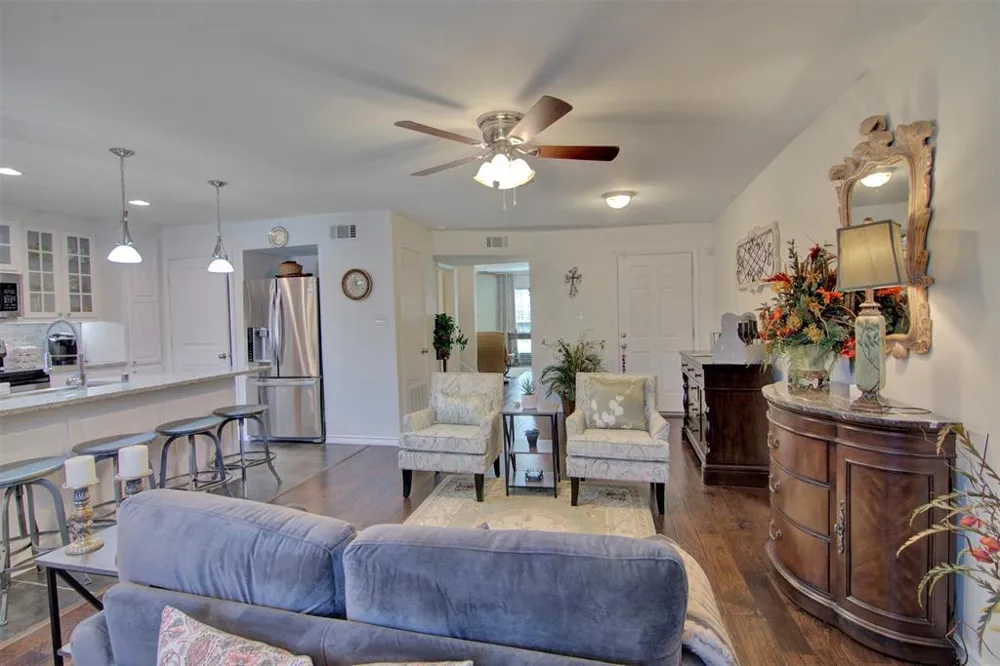 9459 Timberleaf Drive Dallas, TX 75243