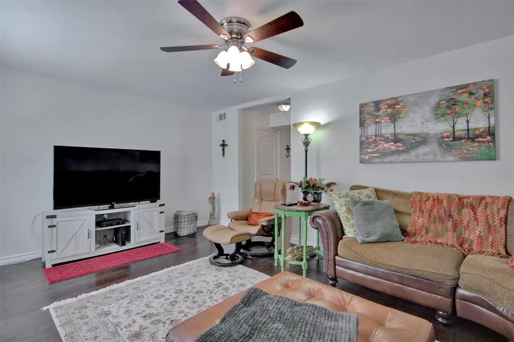 9459 Timberleaf Drive Dallas, TX 75243